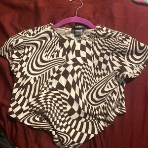 Black and White Graphic Boxy Short Sleeve Tee